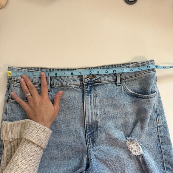 Wrangler High Rise Distressed Mom Dad Roll Shorts Denim Blue Jean Shorts Size 14 - Picture 9 of 11